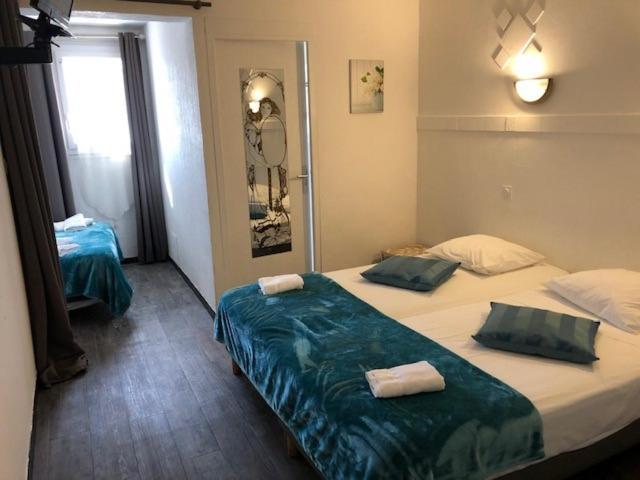 Le Castelet Hotel Сен Мари де ла Мер Екстериор снимка