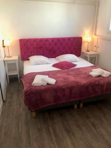 Le Castelet Hotel Сен Мари де ла Мер Екстериор снимка
