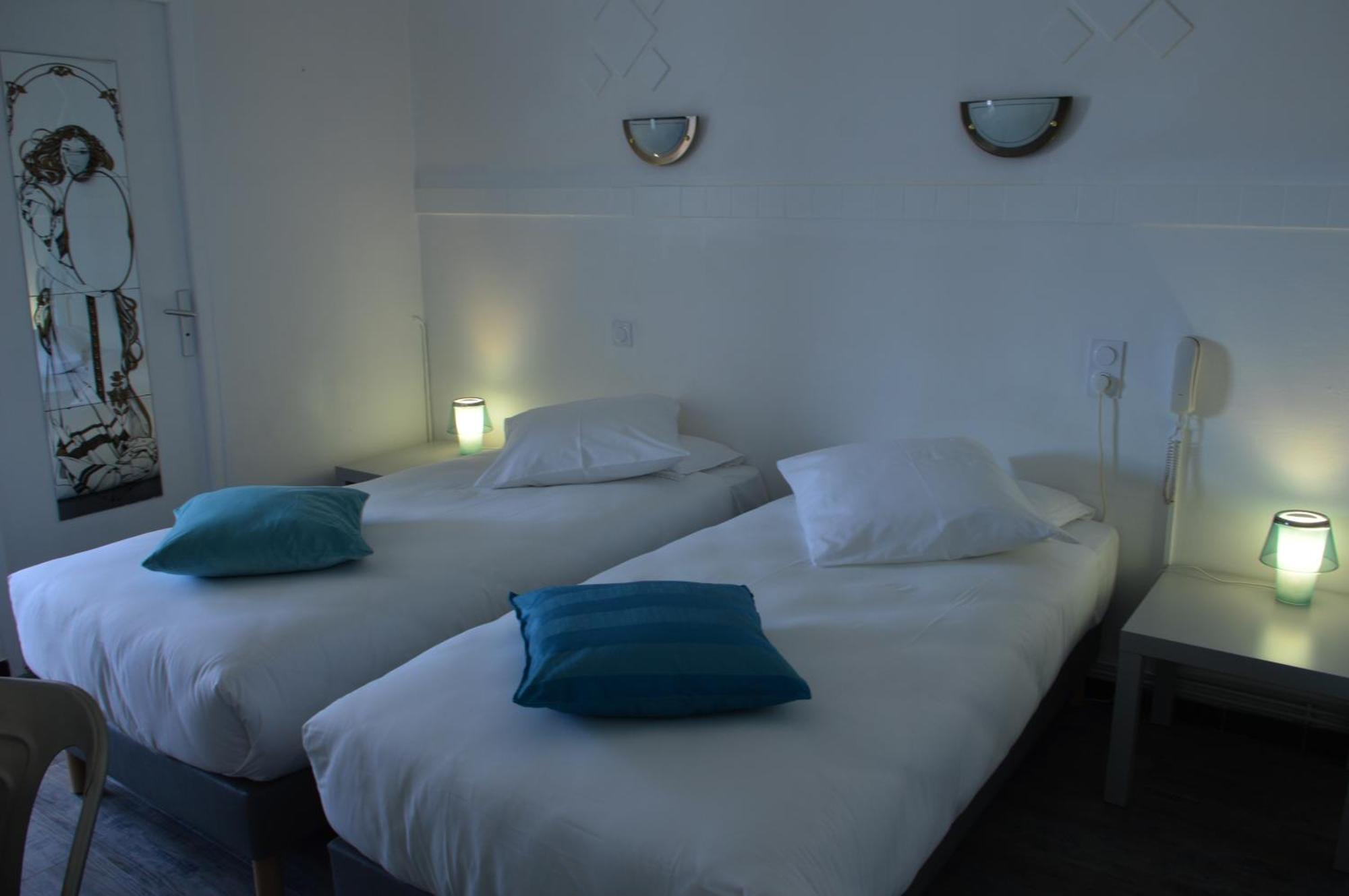 Le Castelet Hotel Сен Мари де ла Мер Екстериор снимка